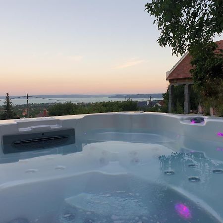 Lakeview Apartments Balatonfuered Экстерьер фото