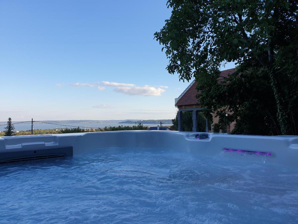 Lakeview Apartments Balatonfuered Экстерьер фото