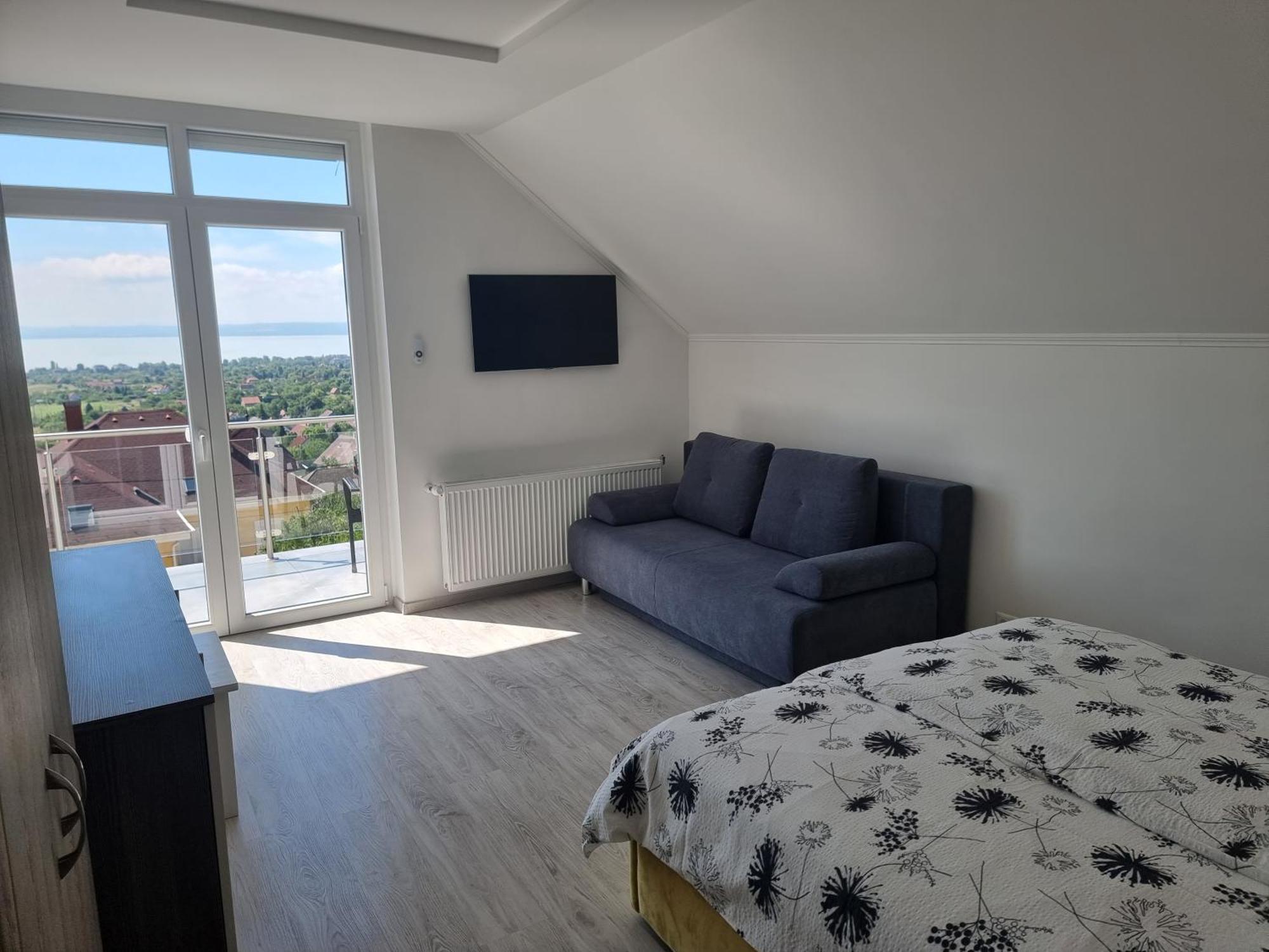 Lakeview Apartments Balatonfuered Экстерьер фото